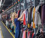 Top 3 kệ kho quần áo giúp tối ưu chi phí kinh doanh thời trang 