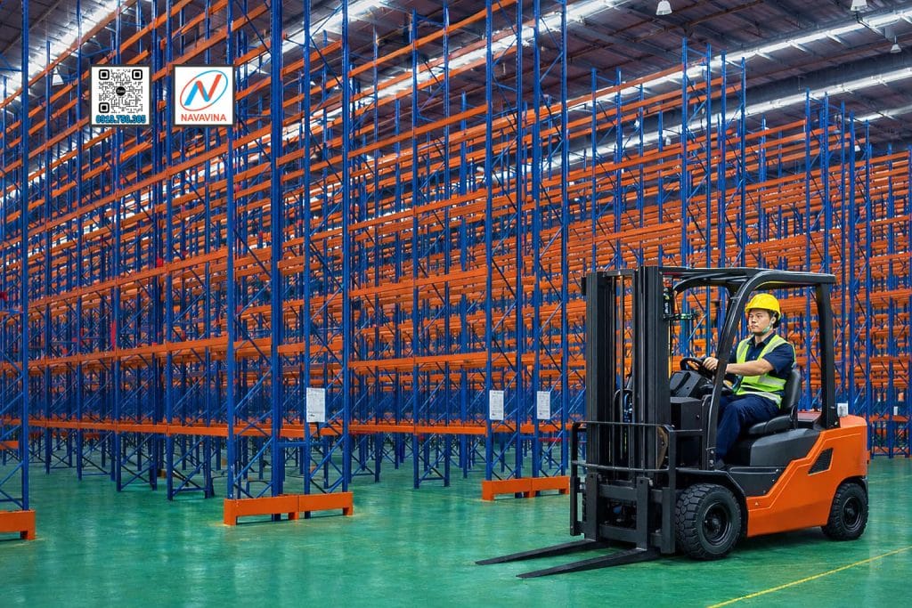 kho hang co xe nang dung ke selective navavina 1