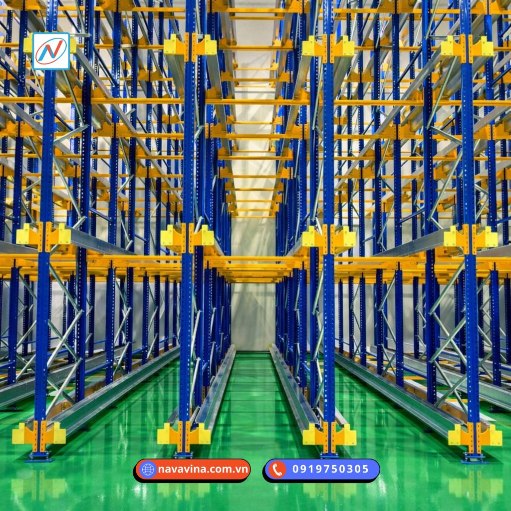 ke kho hang trong nha kho hien dai