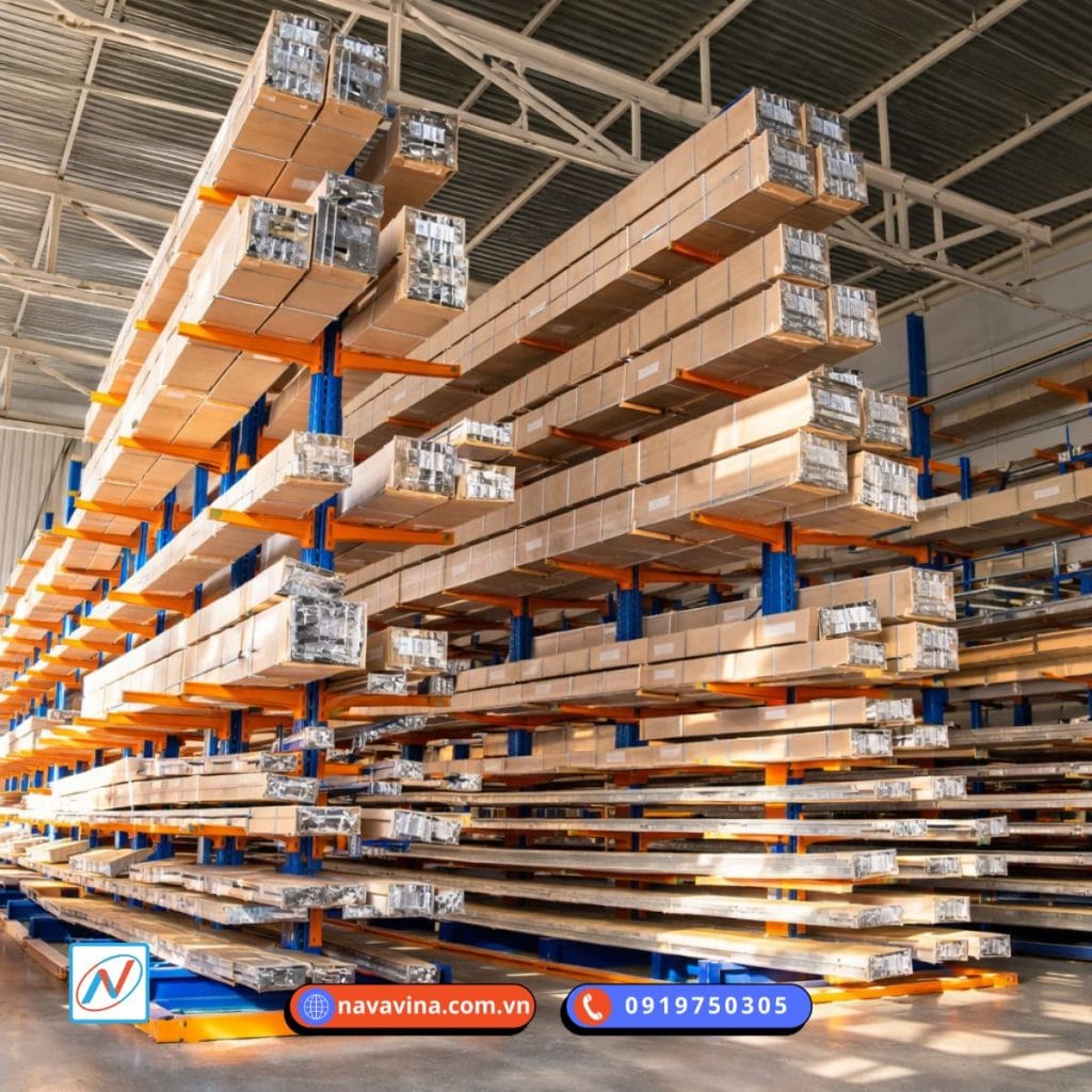 Cantiliver rack cho kho vật liệu dài, kê đỡ các thanh gỗ, sắt thép