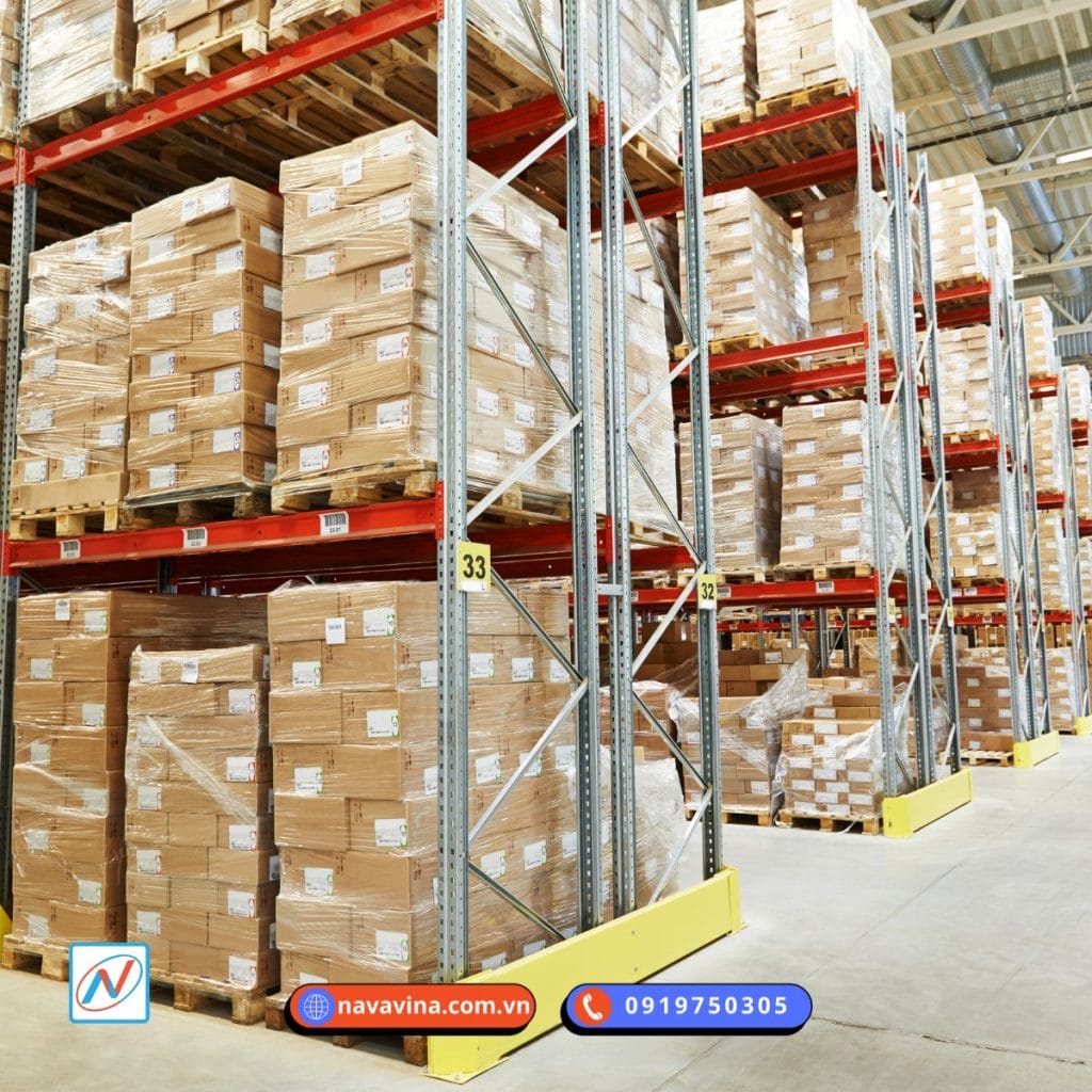 Giá Kệ kho hàng của trung tâm phân phối, logistics, bán lẻ do navavina thiết kế thi công lắp đặt