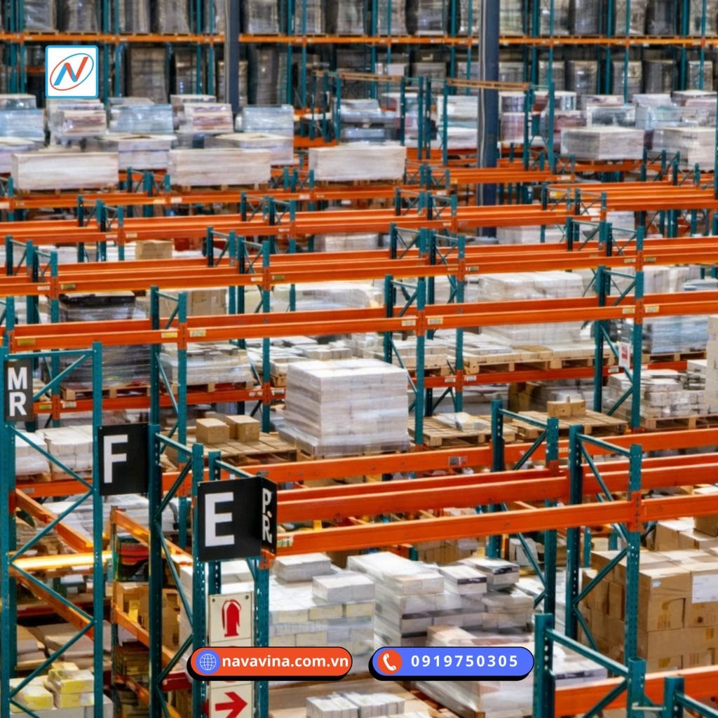 Kệ kho thương mại điện tử (TMĐT) với các dãy kệ selective