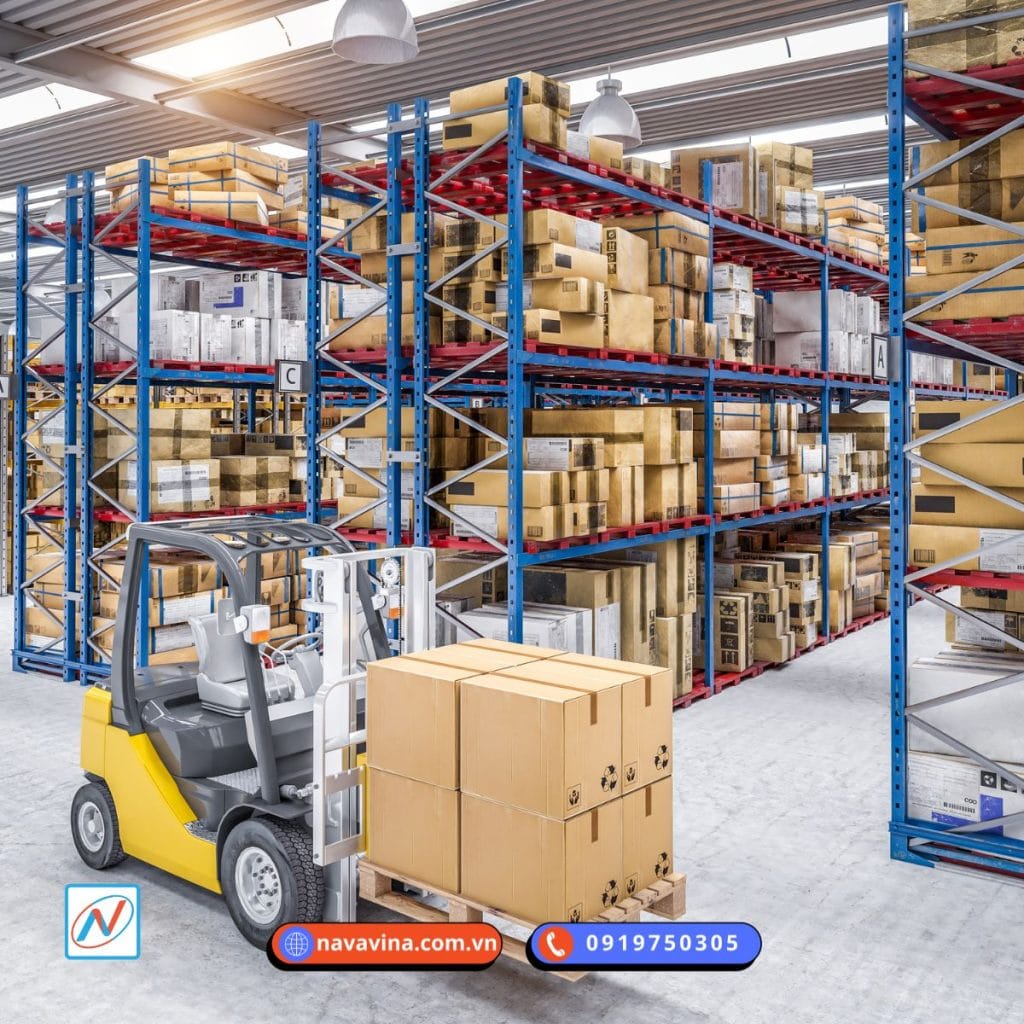 Kệ selective tại kho hàng của trung tâm phân phối, logistics, bán lẻ