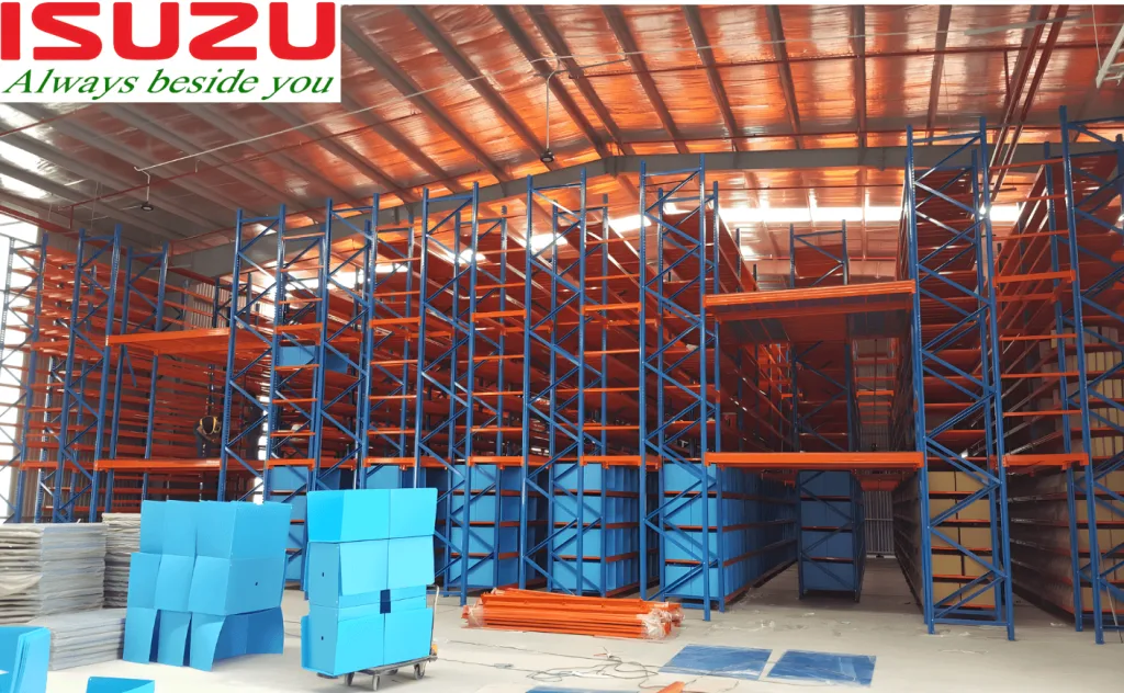 Dự án kệ sàn Isuzu do Navavina lắp đặt, giúp tối ưu không gian lưu trữ hàng hóa, tăng sức chứa kho và hỗ trợ vận hành kho công nghiệp hiệu quả.
