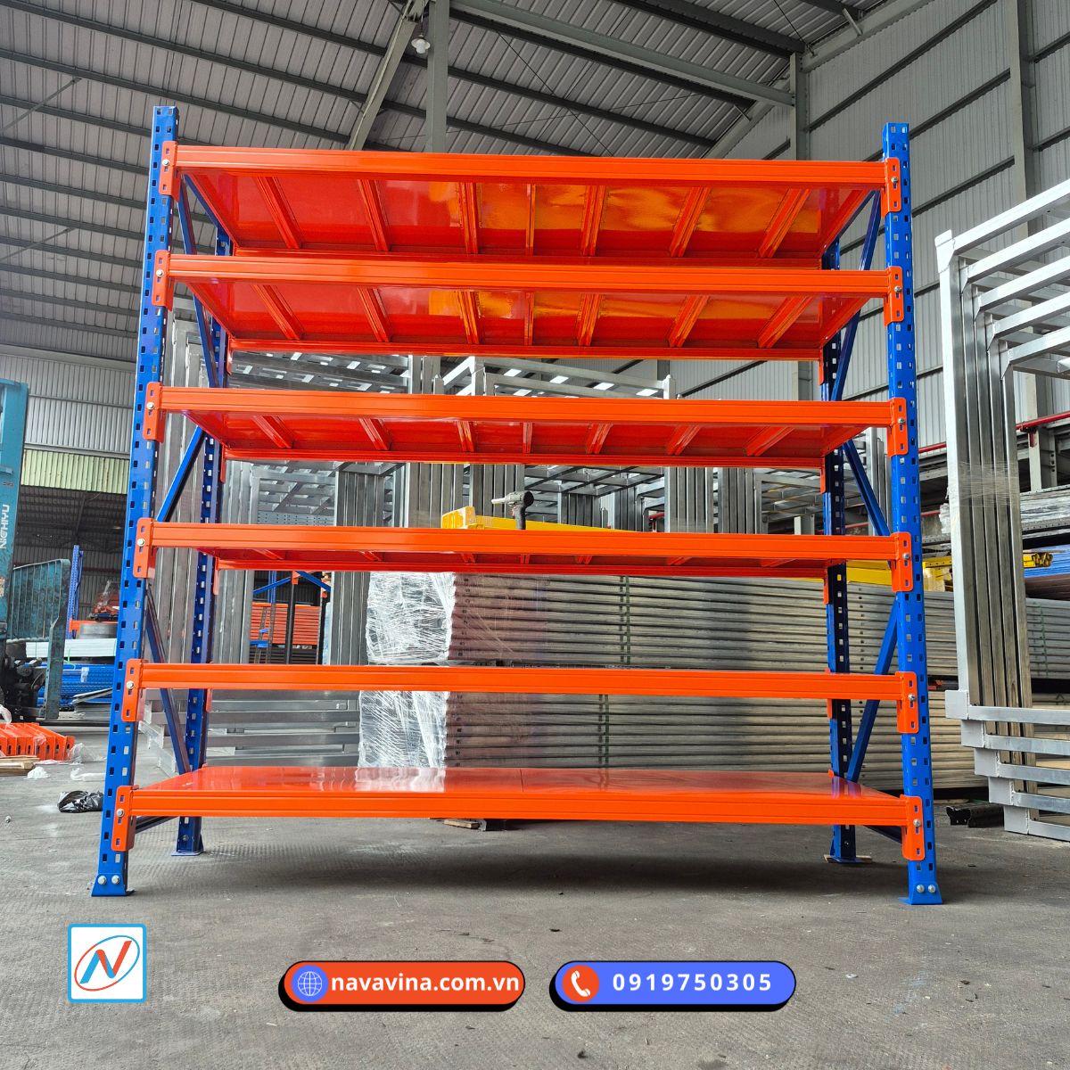Kệ trung tải 6 tầng Navavina chịu tải 200–450kg/tầng, sơn tĩnh điện chuẩn châu Âu, mật độ lưu trữ cao nhất dải kệ xếp tay cho kho trần từ 4m